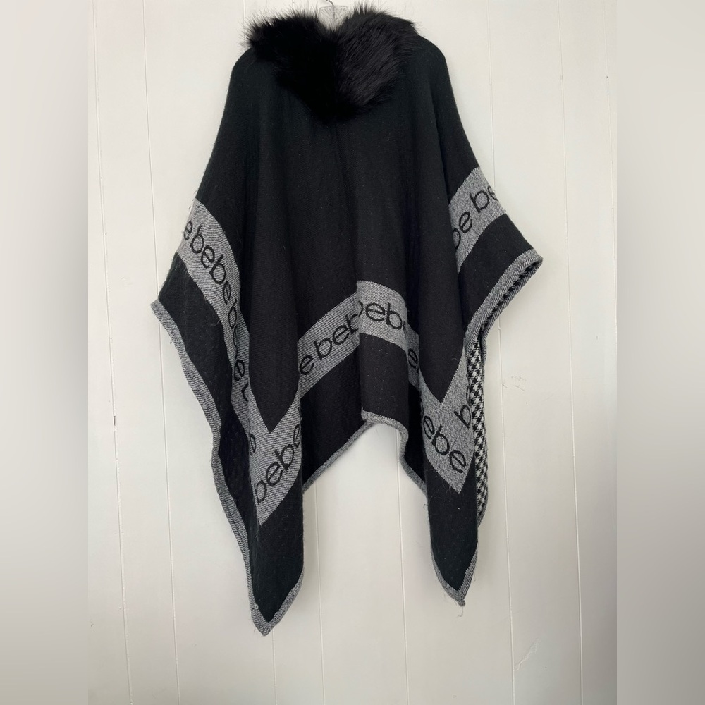 BeBe Ruana With Faux Fur Black Houndstooth - Picture 11 of 12